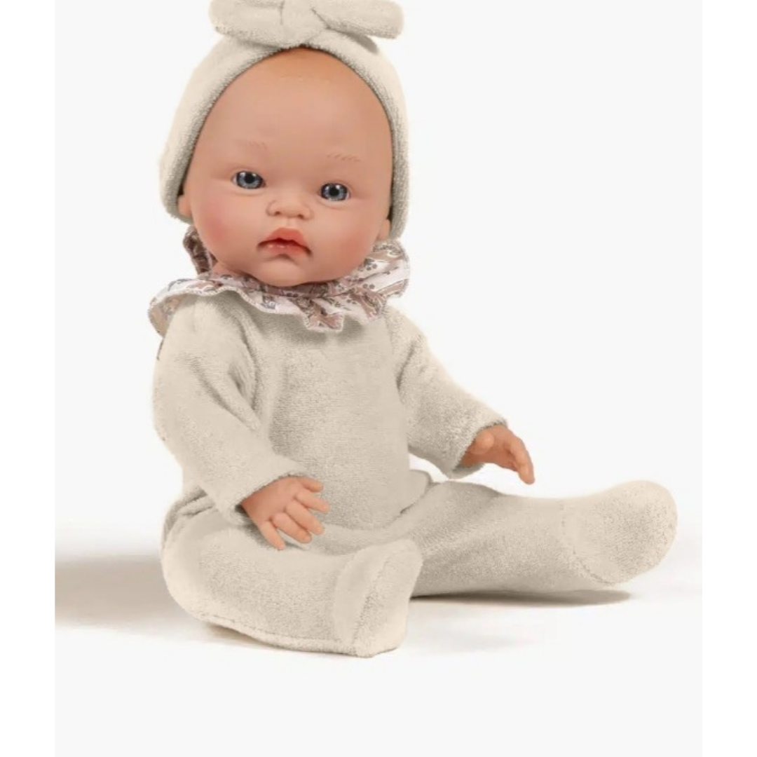 Minikane Poupée Cuties Iris et son dors bien en éponge écru Alma avec son headband