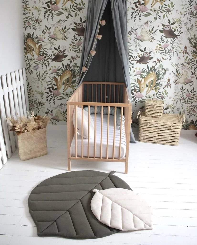 Tapis feuille matelassé XXL Cassis et Petit Houx coloris brume/gris argent