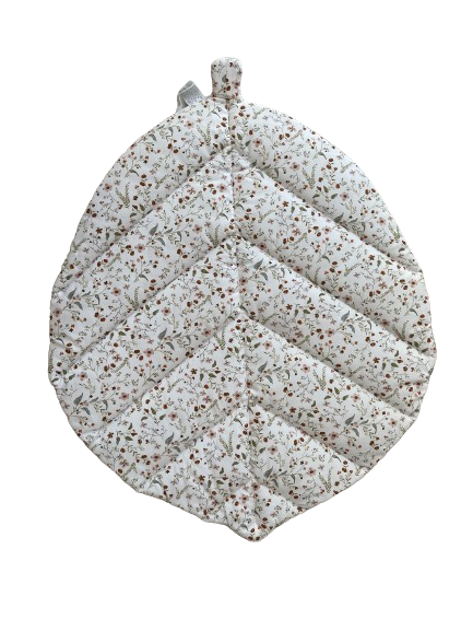 Tapis Feuille matelassé Bloom Cassis et Petit Houx liberty