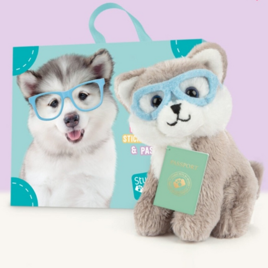 Studio Pets Peluche Wolfie avec sa valise, son passeport et ses stickers